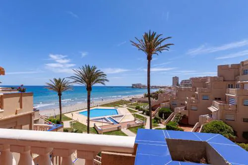Inmovecos vistas y piscina 1ºlinea al mediterráneo Star Alfa