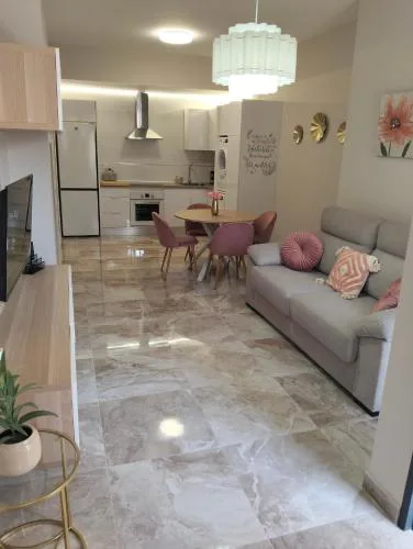 APARTAMENTO LUNA - 2 apartamentos céntricos juntos cerca de la playa, ideales para grupos grandes