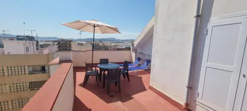 Terraza en Avenida Principal y junto a la Playa - by Aloha Palma