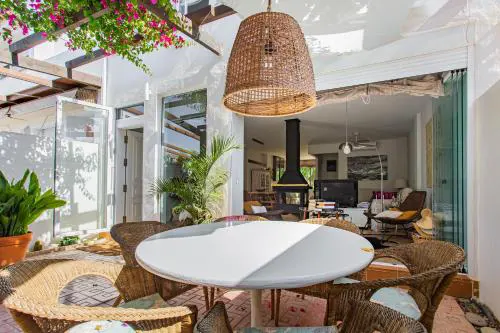 CASA CON ENCANTO