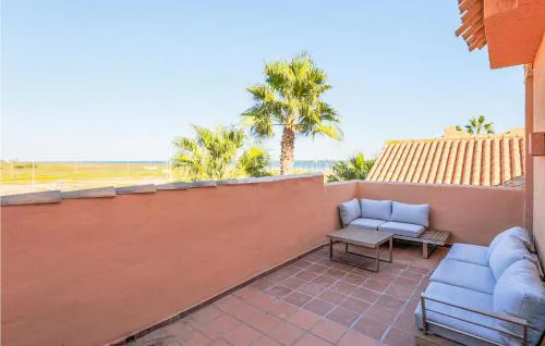 Gorgeous Apartment In Los Alcázares