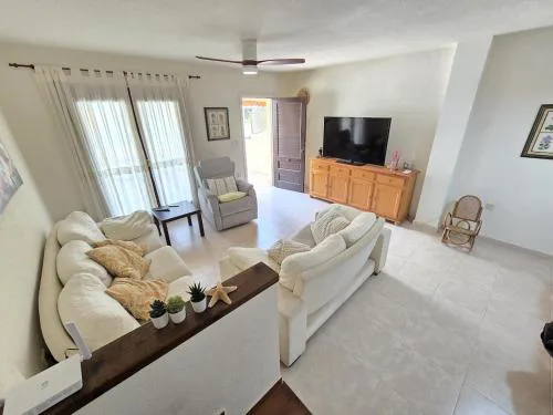 Isa's Triplex