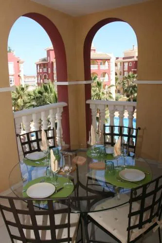 Spacious apart. for 6 pers. AC, UK TV, 600MB WiFi