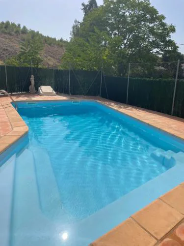 Air Conditioned "Casa Tropicana" Villa-Sleeps 10-Free WiFi-Private Pool-Free Parking