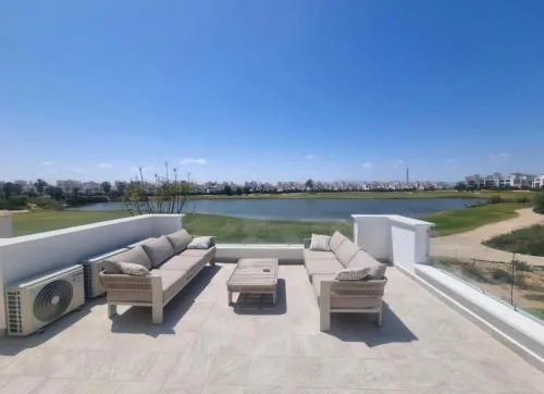Beautiful views lake golf house
