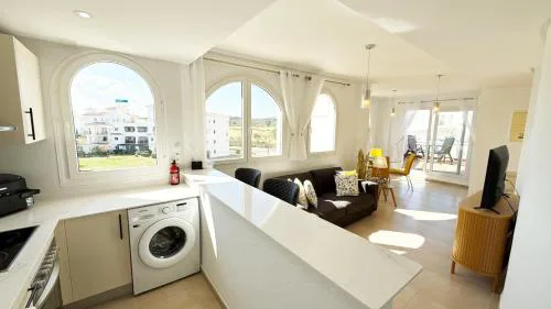 Penthouse, 2-bedroom apartment with pool views