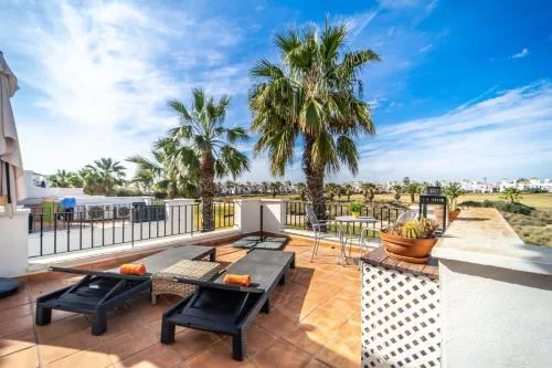 Stunning 2 bedroom townhouse - CE33LT