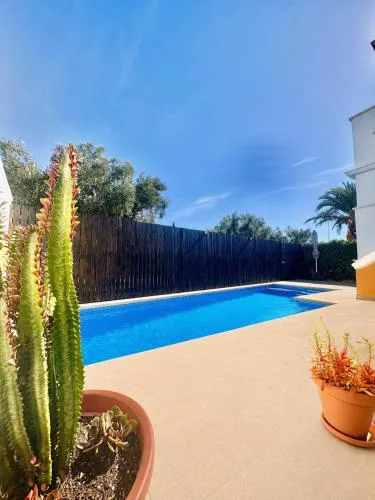 Villa Alegre, Mar Menor Golf - 2 beds - 2 baths - private heated pool - solarium - family friendly