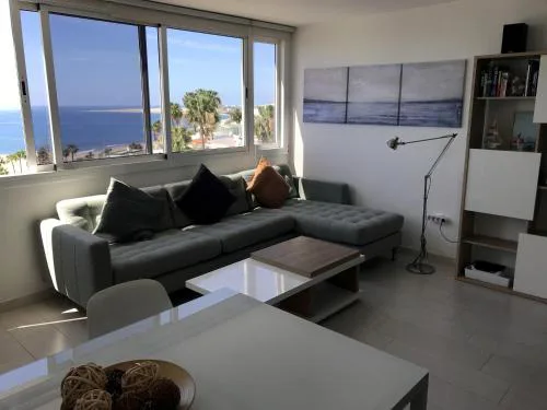 Fabulous upper floor sea view