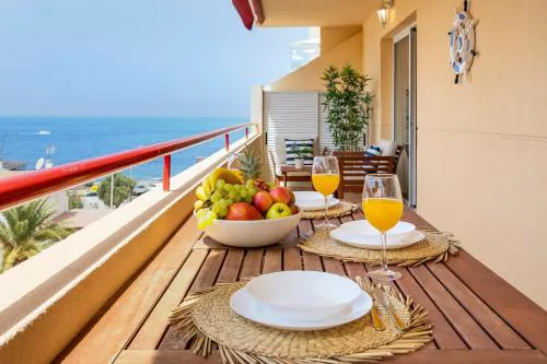 Blue Garden - stylish apartment with Atlantic views