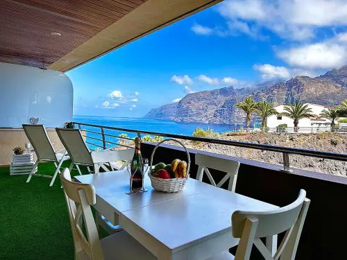 Cliffside Residence