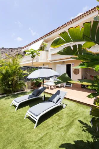 Home2Book Relaxing Stay with Terrace & Pool