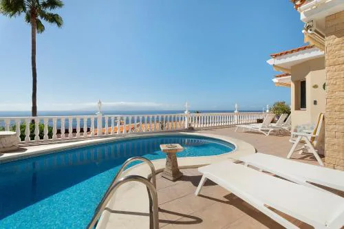 House Carla Private Pool Heated