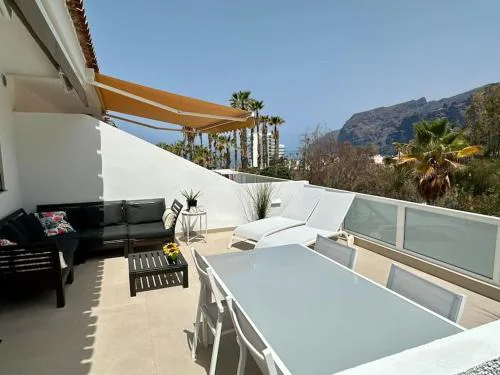 New renovated appartment with beautiful view on cliffs and sea