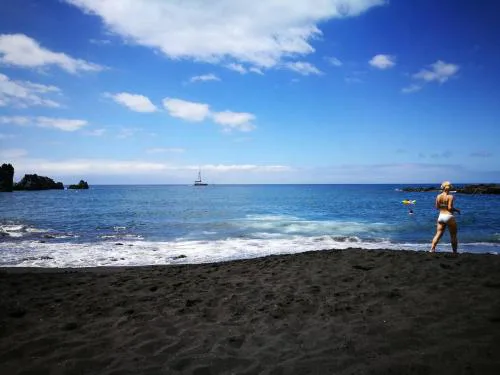 Volcano Beach Views & Wifi