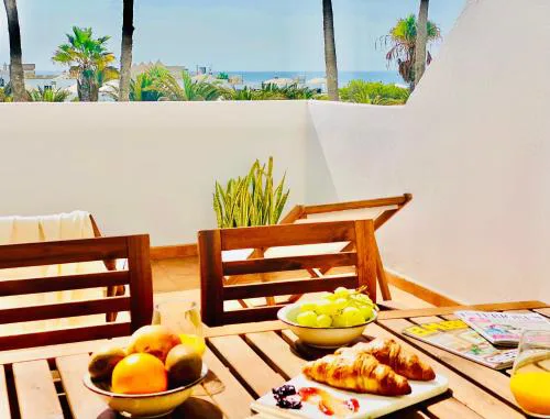 Canaryislandshost l Sea View