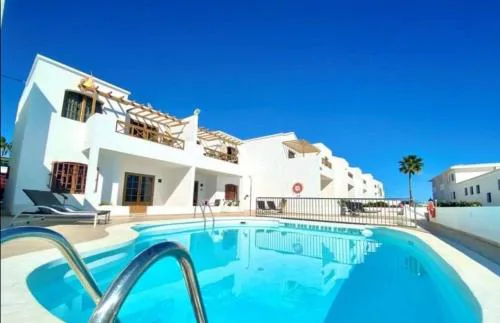 Heated pools-200m beach- Wifi
