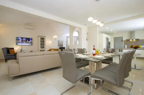 Stunning Seaview Villa Casa Tosco 5 Bedroom Villa Pool Table