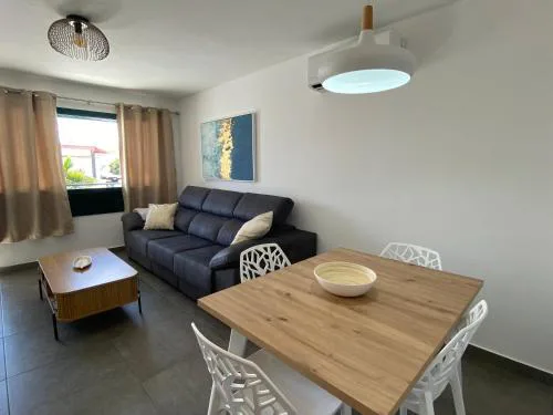 Suite4you 50 meters from the beach and main Avenue AC Wifi Int TV Channels