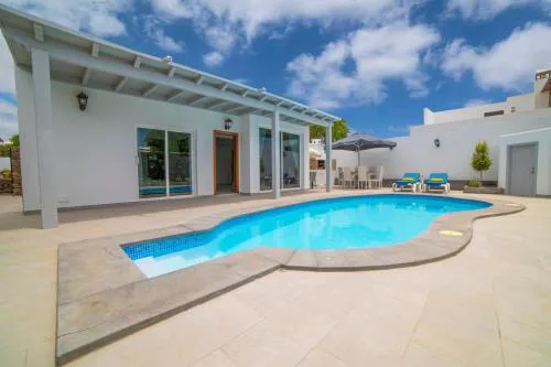 Villa Whitney