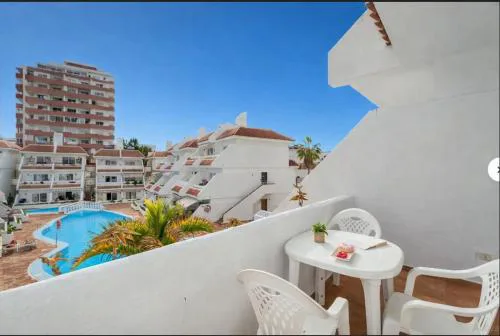 APARTMENT Infinity Pool Views 2 LAS FLORITAS
