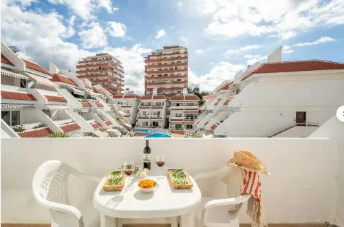 APARTMENT Infinity Pool Views LAS FLORITAS