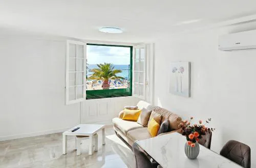 Beachfront First Line Modern Apartment with AC