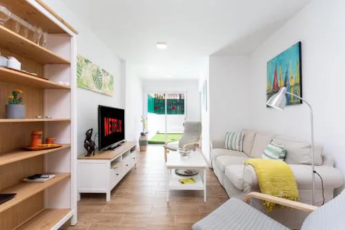 Home2Book Family Apartment with Pool Las Américas