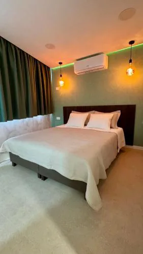 Las Americas Ponderosa apartment