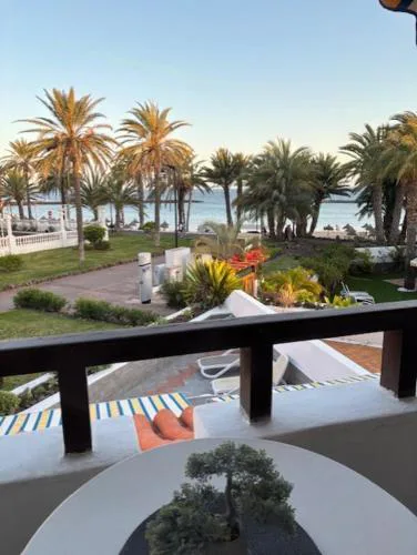 Seafront studio Camisón beach