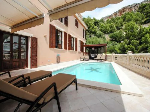 Villa in Canyamel with Bay Views and Pool
