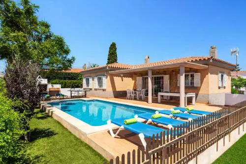Villa Lantana by Villa Plus