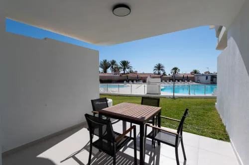 Pool Apartment Tamaran