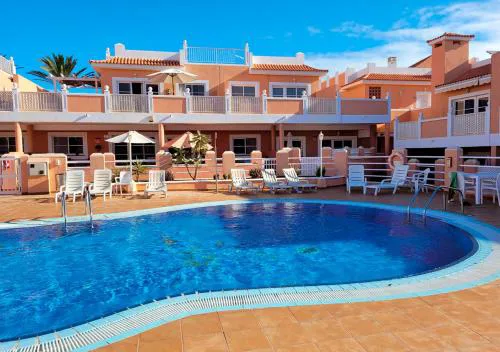 Apartamento funcional en residencial con piscina en inmejorable ubicación en centro de la isla