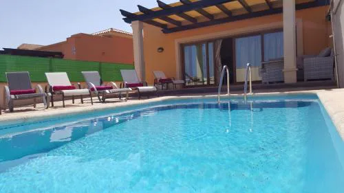 Beautiful, spacious villa, heated pool, sleeps eight, with quality furnishings