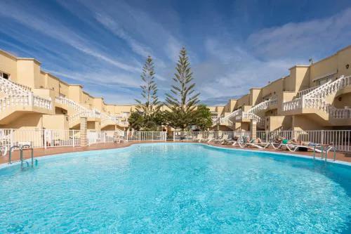 Las Arenas - Terrace & Pool
