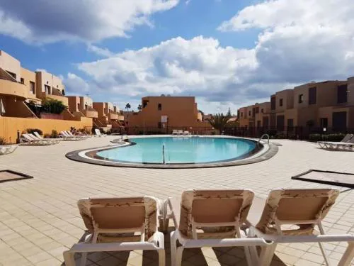 Piscina & Wifi. SUNNY apartement, swimming pool.
