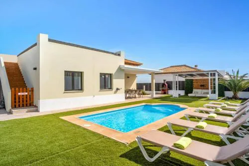 Villa Caleta Olas by Villa Plus