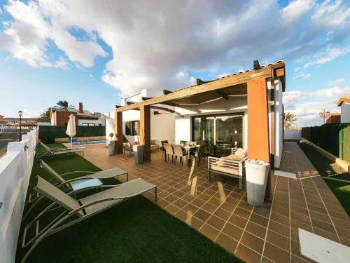 Villa James