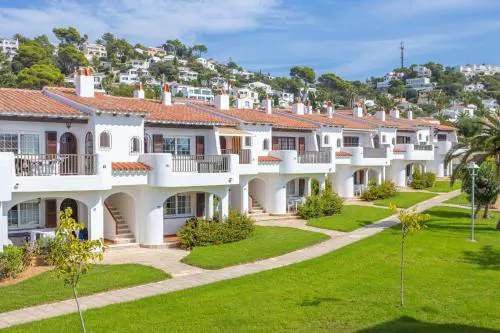 Apartamentos Son Bou Gardens By MENORCARENTALS