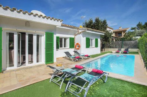 Villa Peyro by Villa Plus
