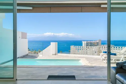 Fabuloso Bungalow con Vista Panorámica y Piscina Privada.