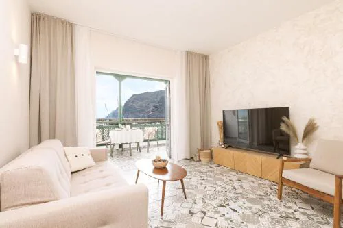 Most Beautiful apartment - 1st line - Home2Rest