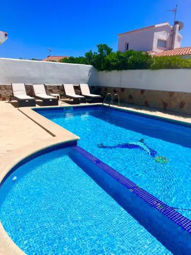 Chalets con piscinas privadas junto al mar