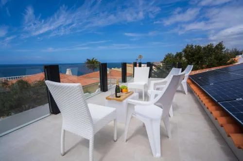 Ocean Vibes with sea view and private heated pool