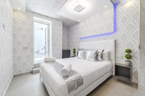 Red Velvet Desire- Premium 2BR