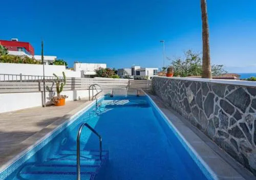 Tranquil 2BR Private Heated Pool with Ocean Views & Cinema Room