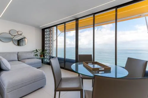 Oceanglass Apartments by Airnest