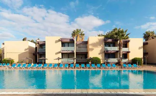 Paraísos Perdidos, Relax en Complejo con Piscina