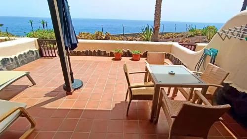 SUNNY 1Bed APARTMENT WITH OCEAN VIEW ON THE 1st COASTLINE